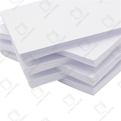 Qualität Briefgröße Kopien Druckpapier A4 Bürokopienpapier 70g 75g 80gm Glatte Oberfläche usine